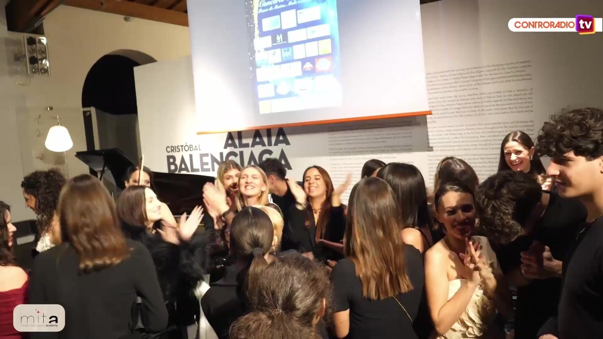 Mita Times del 13 gennaio 2026 Progetto speciale degli studenti MITA per la serata di solidarietà AMI al Museo del Tessuto di Prato.